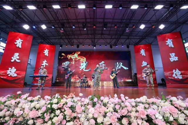包含TheShy迎来七赛季出色发挥，SKT观众热烈欢呼！的词条