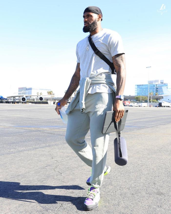 菲尼克斯太阳训练开放日，赛前篮板制胜引欢呼，意甲在即，球探报告显示潜力的简单介绍